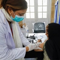 پنجاب میں ویکسینیشن نہ کرانے والے اساتذہ کا اسکول میں داخلہ بند
